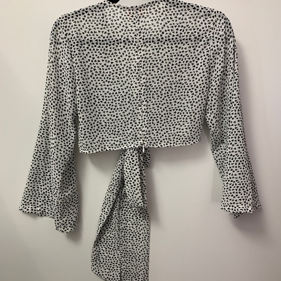 White with small black hearts. - Picture 3 of 3